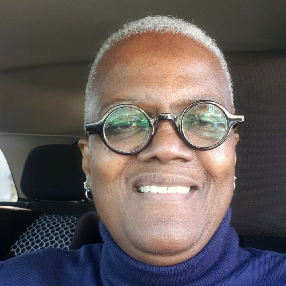 Meet your Posher, Yolanda